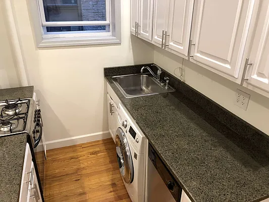 Rented by Skyline Realty LLC II | media 14