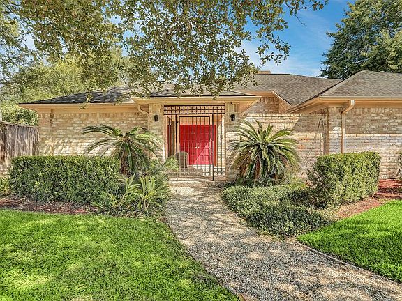 4th image of 10731 Braes Bayou Dr