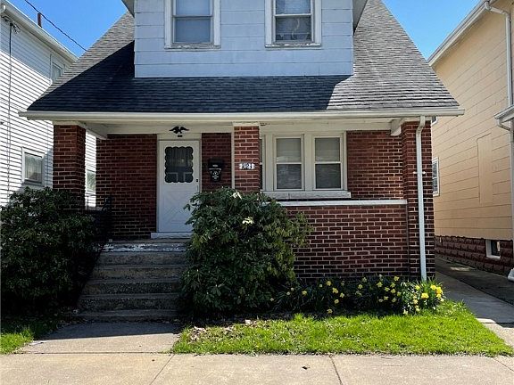 2nd image of 1021 W 31st St