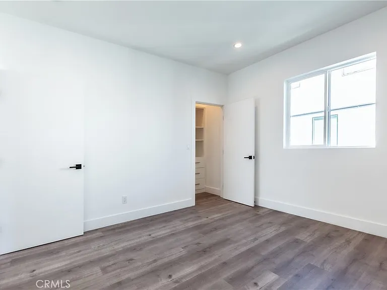 10910 W Hesby St #1/2 — Photo 25