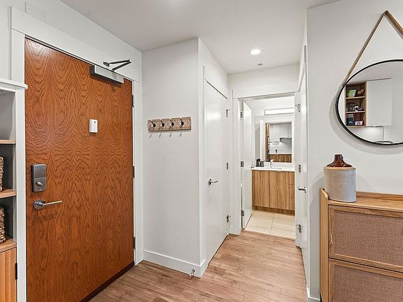 5th image of 750 Dogwood St #101