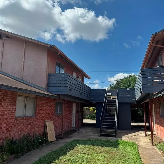1505 W Nolana Ave #D — Photo 1