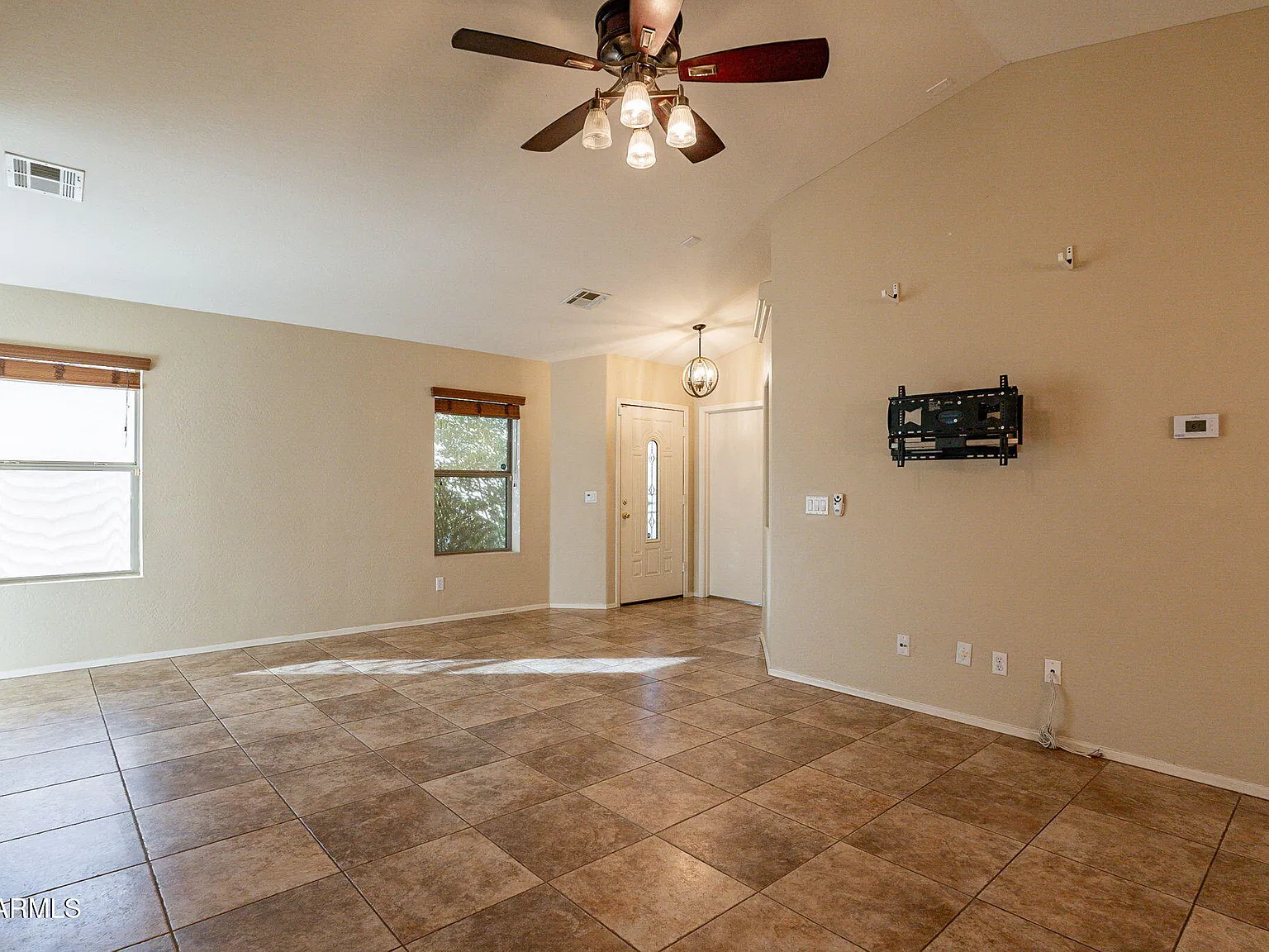 3 bed, 2.0 bath, 1528 sqft, $1,550 — Photo 4