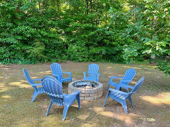 3rd image of 128 Fagans Creek Dr