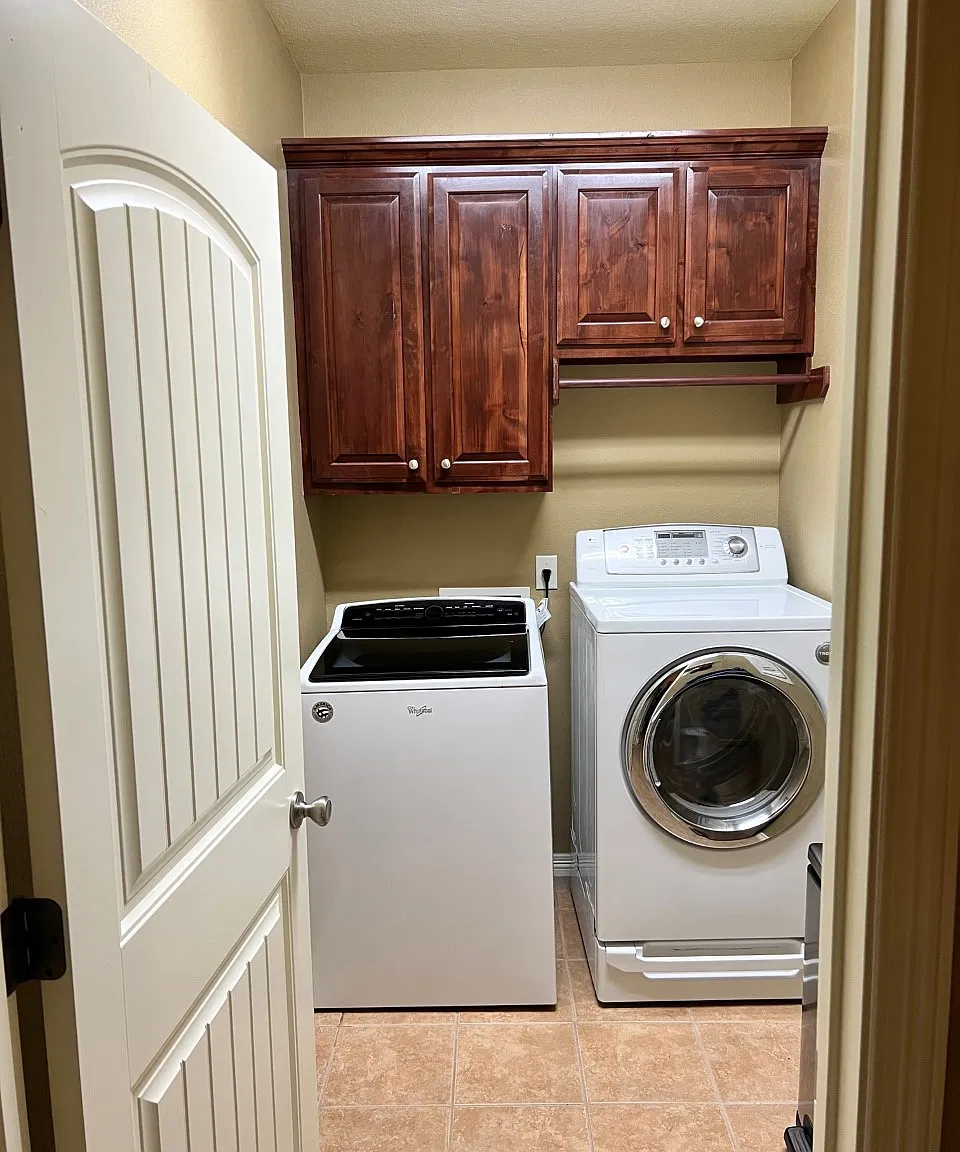 8401 Lauren — Photo 3
