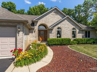 11210 Pebble Dr, Huntley, IL 60142