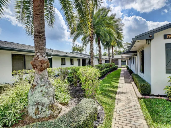 828 N Lake Ave, Delray Beach, FL 33483