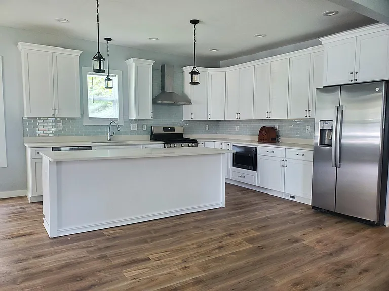 275 W Main St — Photo 3