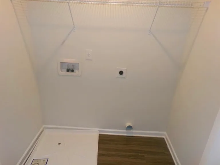 410 Oakwood Dr NW — Photo 11