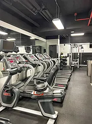 Rented by R New York