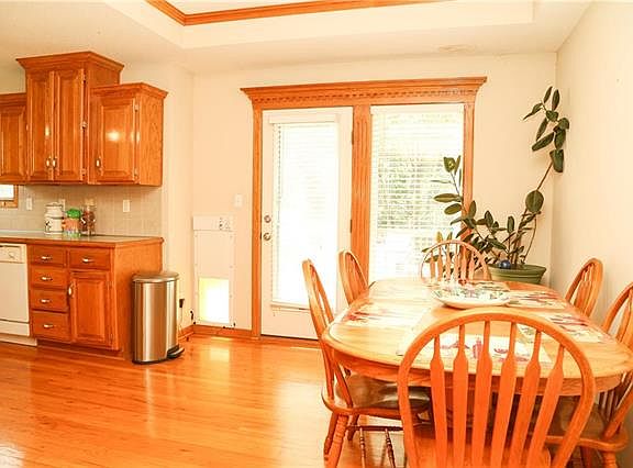 4th image of 3405 SE Adams Dr