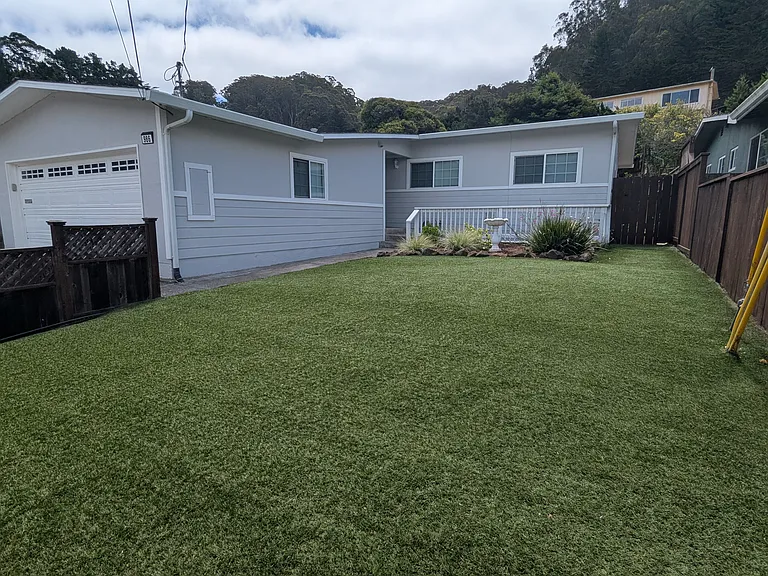 986 Regina Way — Photo 15