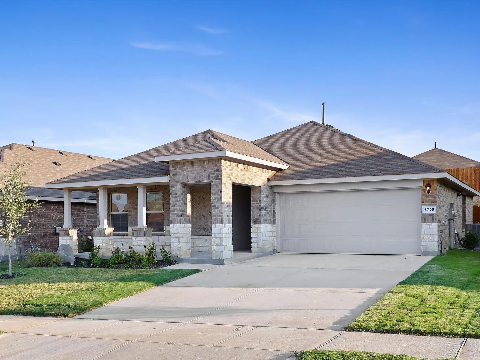 3 bed, 1324 sqft, $2,300 — Photo 3