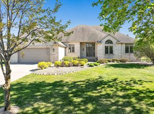 2531 Huntington Way, Suamico, WI 54173