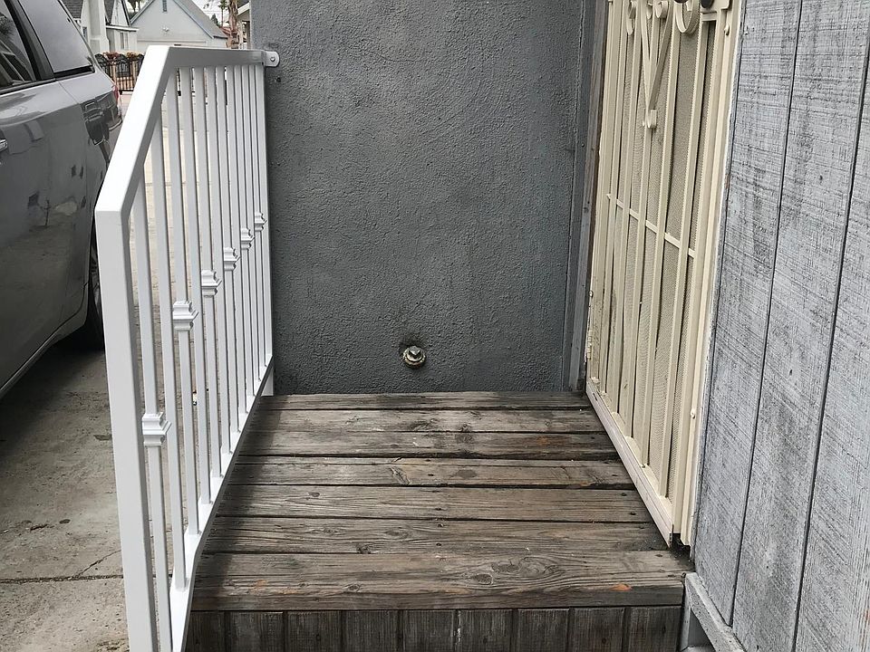 1st image of 2 Ballentine Pl #1