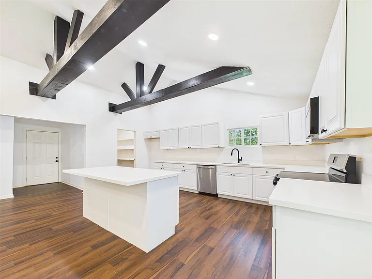 11515 Iberia Dr — Photo 30