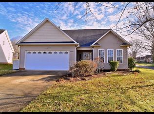 5835 Ferncrest Ct, Pfafftown, NC 27040