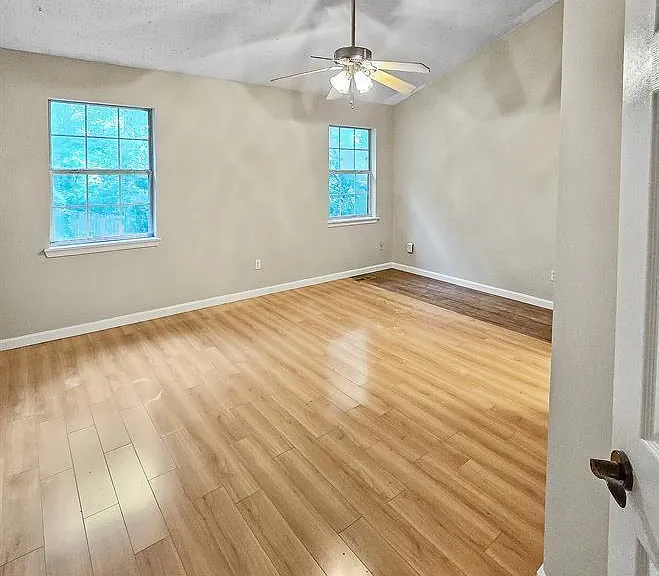 800 Windsong Dr — Photo 9