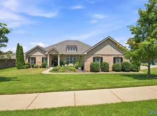 12 Nutcracker Ln SW, Huntsville, AL 35824