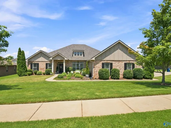 12 Nutcracker Ln SW, Huntsville, AL 35824