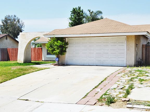 4th image of 2004 S Vine Ave