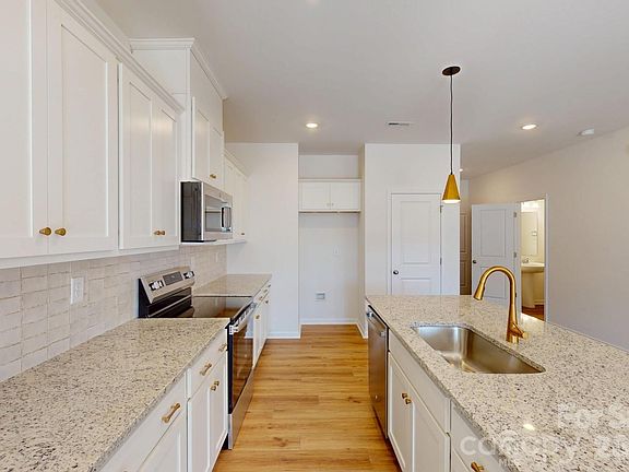 7th image of this home