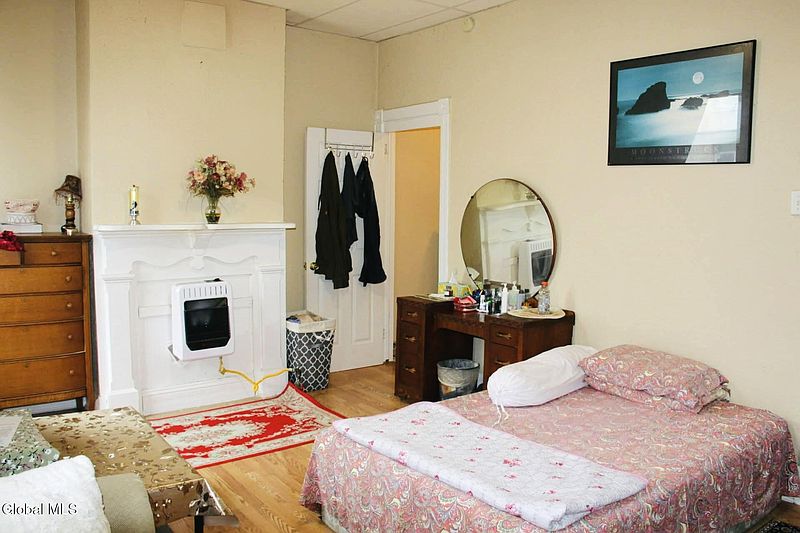 3rd image of 408 Elk Street