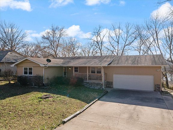 4th image of 37 Churchill Dr