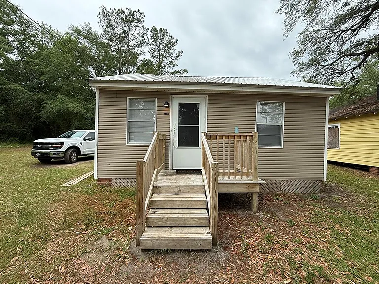 1317 N Short Madison St — Photo 2