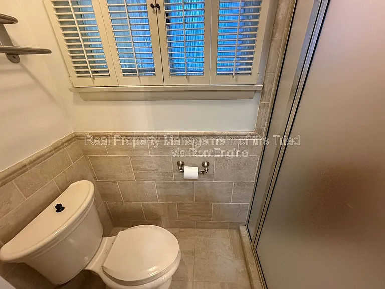 1507 Pinehurst Dr — Photo 3