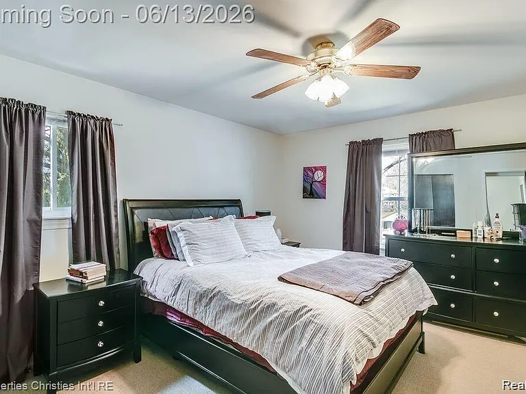 215 Woodsboro Dr — Photo 5