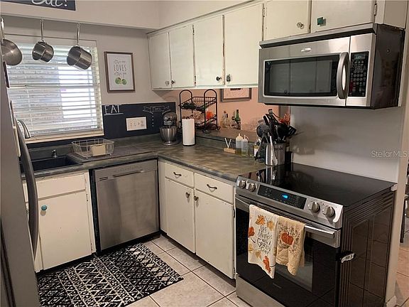 3rd image of 2155 De Las Flores Ave