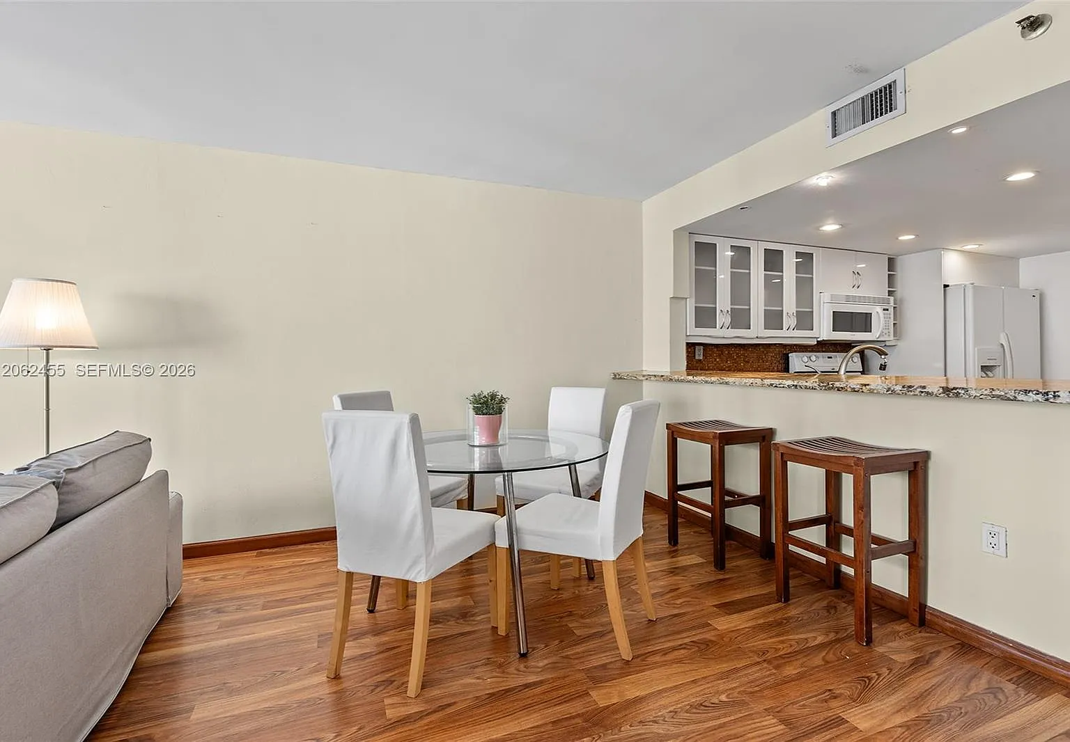 Venetia Condo — Photo 2