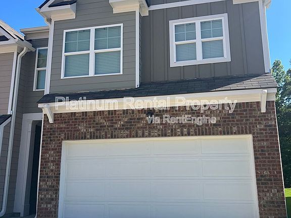 3rd image of 488 Stoneybrook Dr