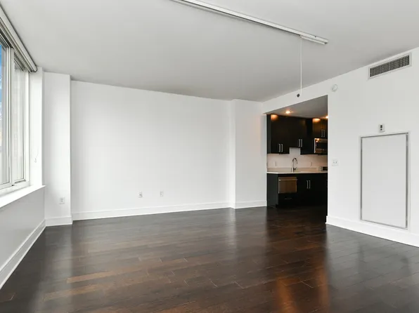 1100 Maxwell Lane image 7 of 17