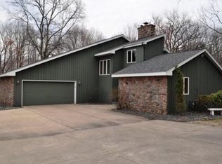 985 Oakview Dr, Oneida, WI 54155