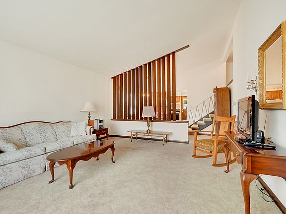 4th image of 4513 W 102nd St