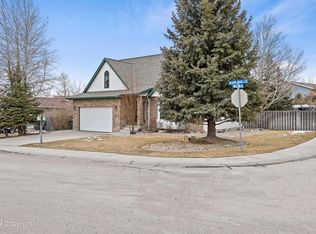 1308 Meadow Brook Ln, Gillette, WY 82718