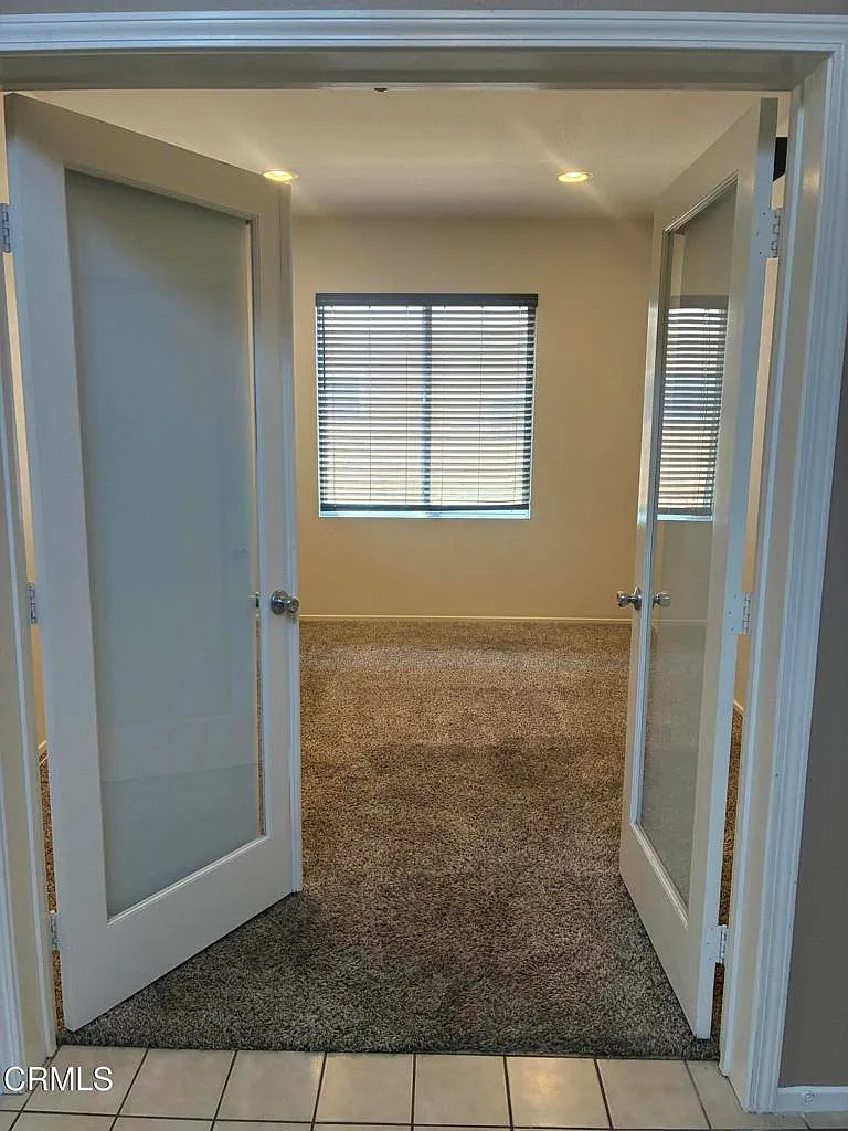 3 bed, 3.0 bath, 1887 sqft, $4,150 — Photo 3