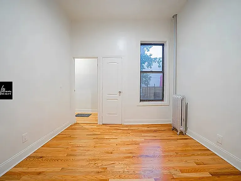 853 Putnam Ave #1 — Photo 2