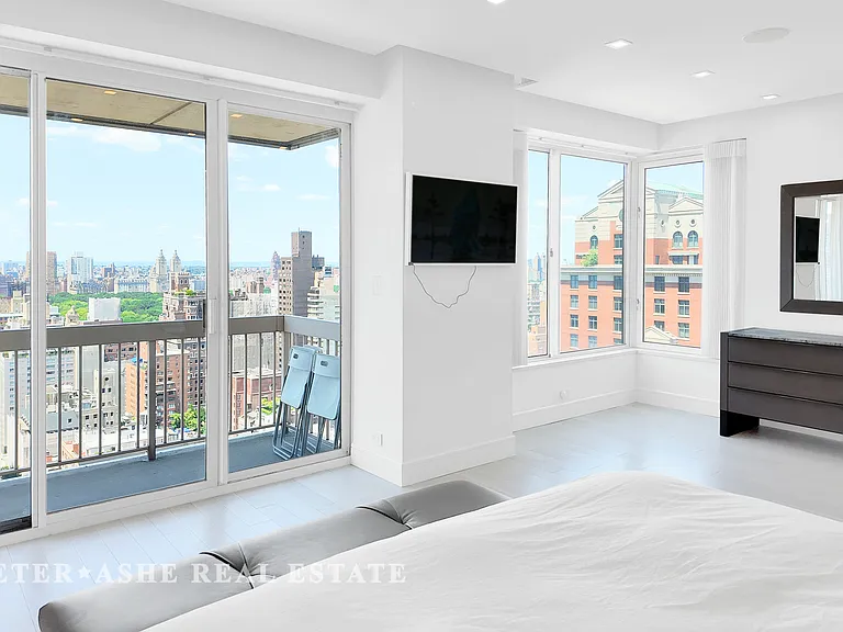 200 E 69th St #31A — Photo 13