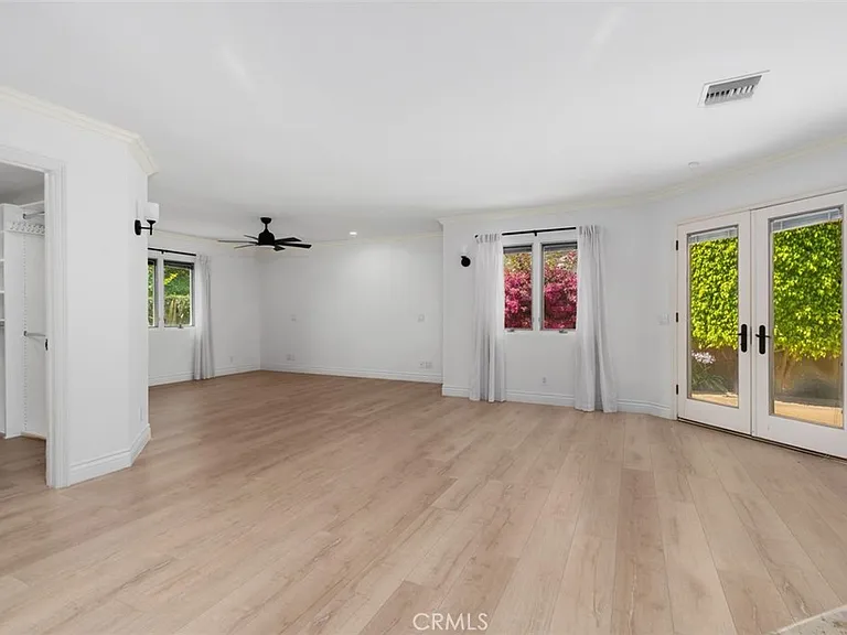 600 Cliff Dr — Photo 23