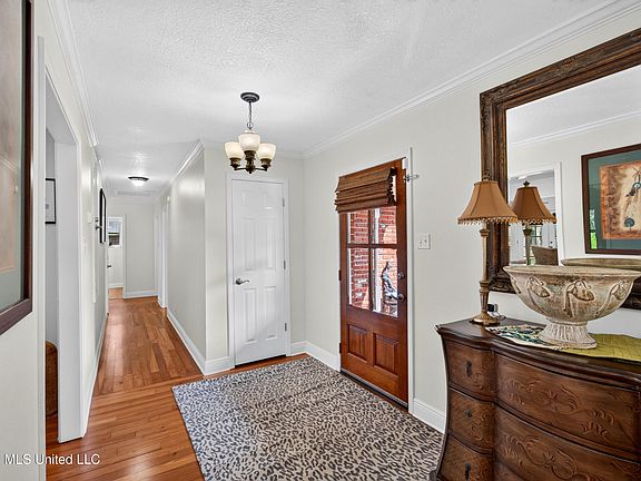 5th image of 514 Sunset Dr