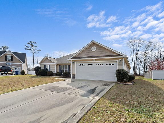 3rd image of 270 Crestwood Ln