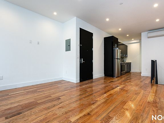 5th image of 472 Gates Ave #1C