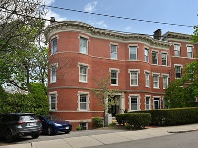 8 Colbourne Cres #3, Brookline, MA, 02445