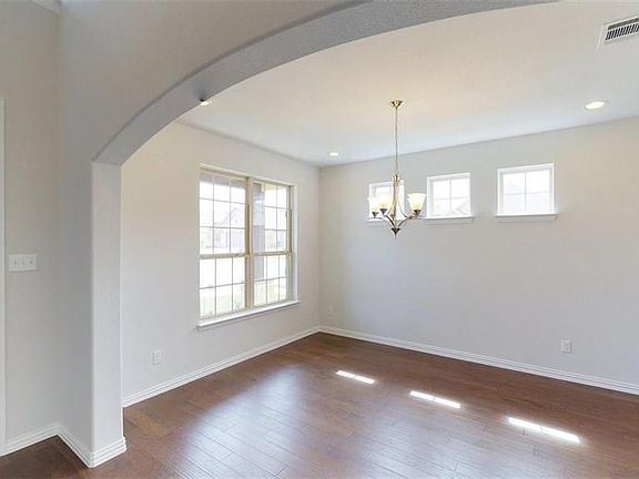 4th image of 1412 Daffodil Ct