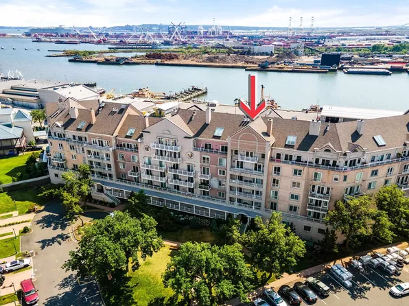 101 Shearwater Ct E APT 67, Jersey City, NJ 07305