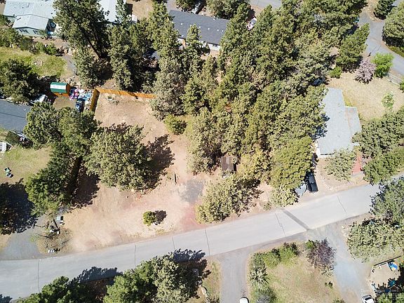 2nd image of 19998 SW Alderwood Cir