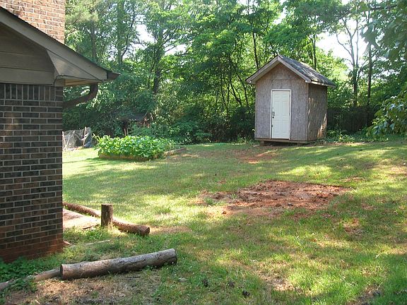 2nd image of 324 Lexington Dr
